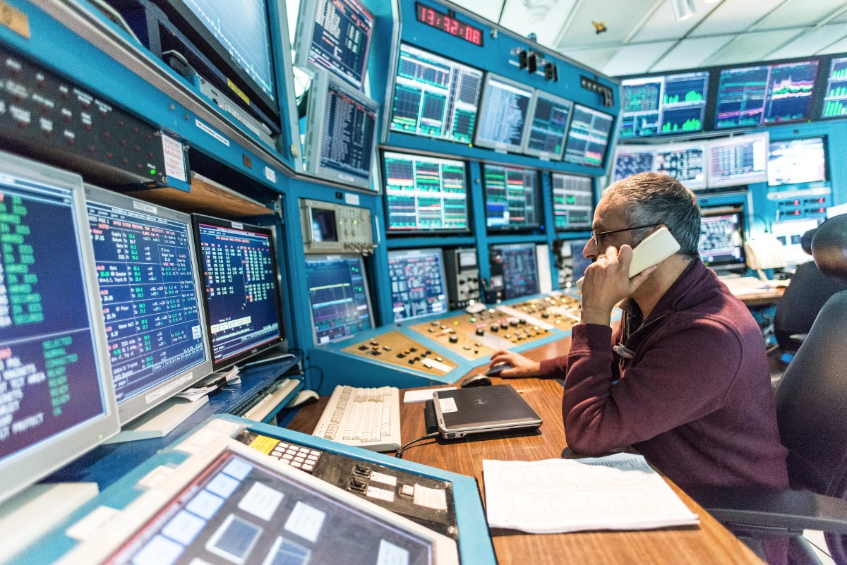 T­RIUMF main control room.